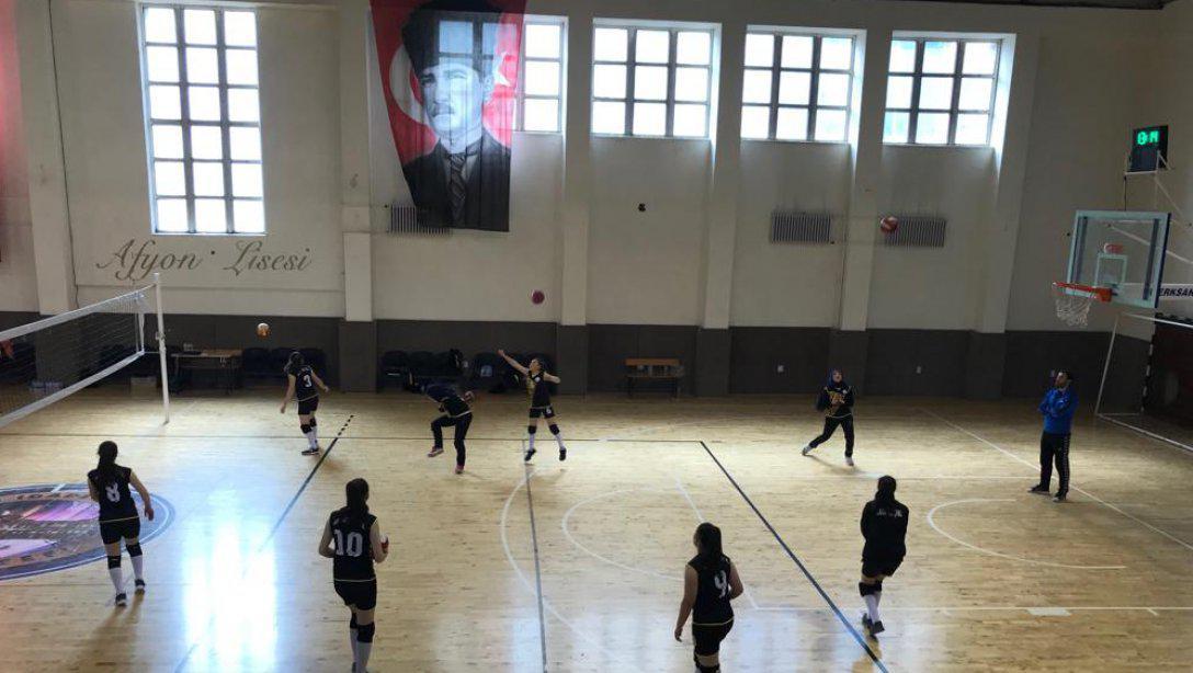 Hocalar Çok Programlı Anadolu Lisesi Kız Voleybol Takımı Okul Sporları Lise Voleybol Turnuvasında Başarı Olmuştur.