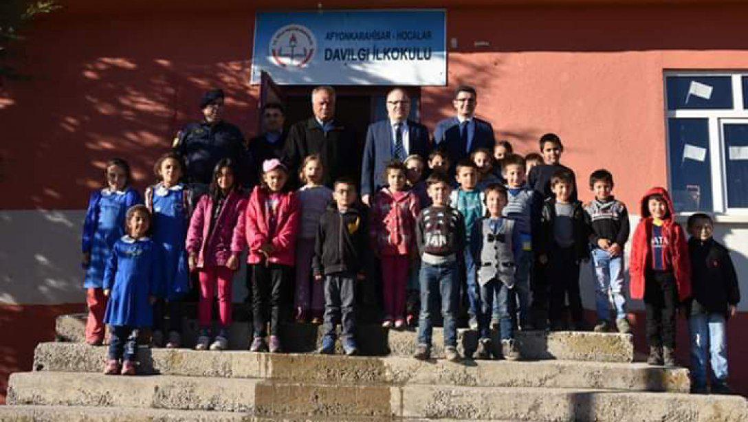 Sayın Valimiz Mustafa TUTULMAZ İlçemiz Davılgı İlkokulunu Ziyaret Etti.