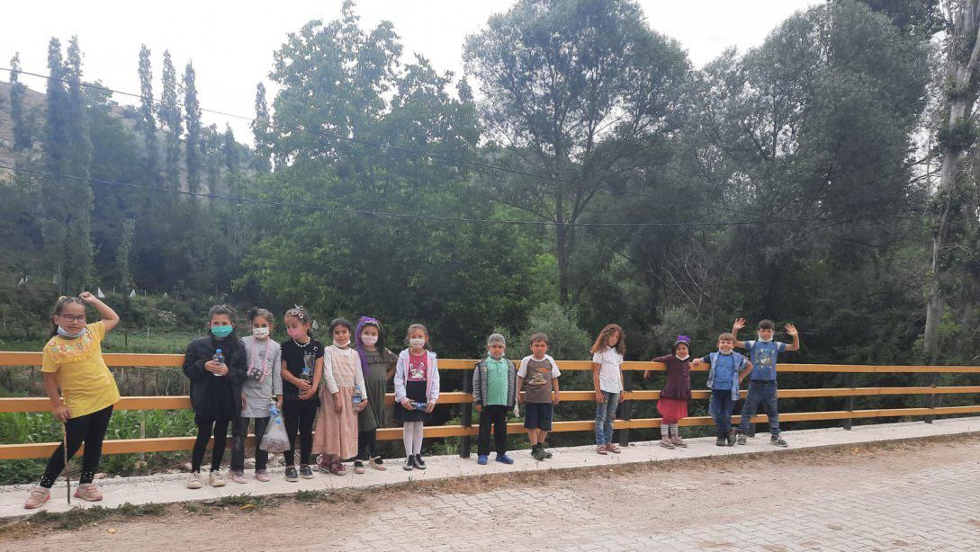 Akçadere 15 Temmuz Şehitleri İlkokulu Telafide Bizde Varız Dedi.